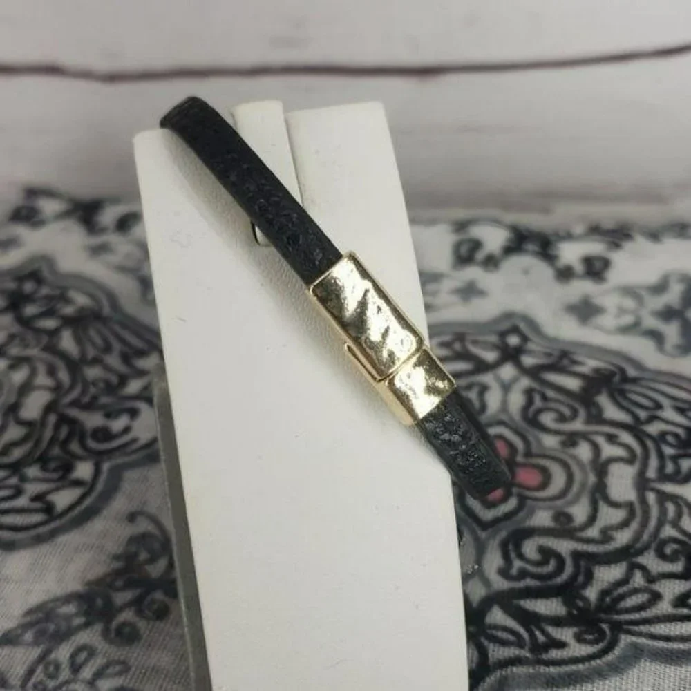 Black Leather Seashell Themed Girl’s Bracelet‎